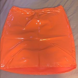 Faux leather tight skirt